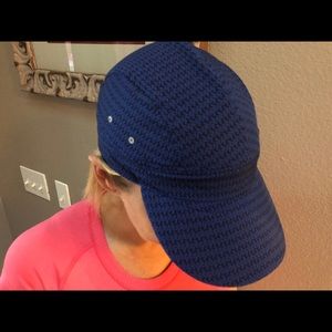 Lululemon blue and black hat